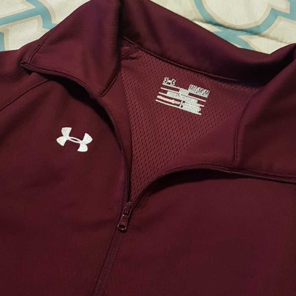 UA All season gear 1/2 zip